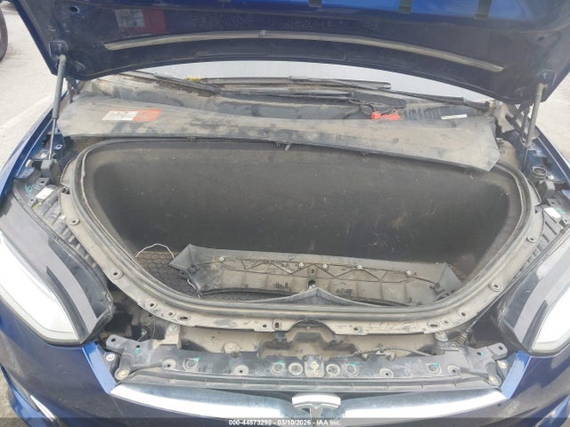 Продаж на аукціоні авто 2016 Tesla Model X 75d/p100d/p90d, vin: 5YJXCBE4XGF006994, номер лоту: 44573292