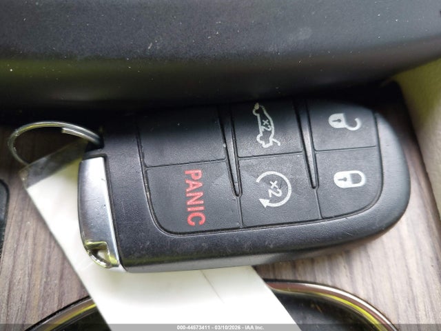 Chrysler 200 C 2015 1C3CCCCG6FN565285 Image 11