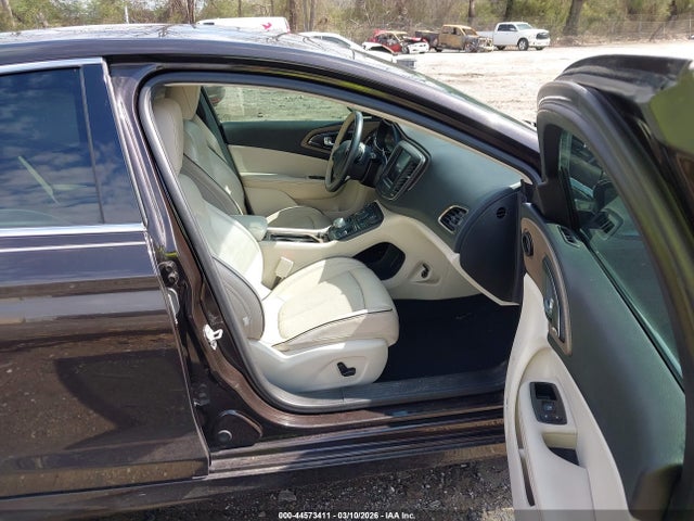 Chrysler 200 C 2015 1C3CCCCG6FN565285 Image 5