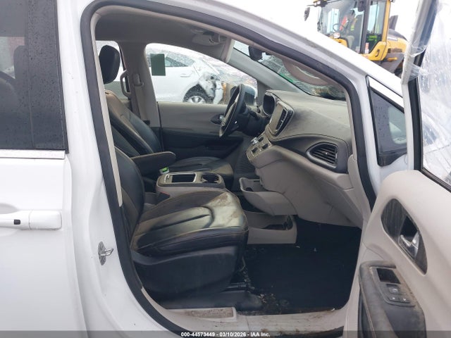Продаж на аукціоні авто 2023 Chrysler Pacifica Hybrid Touring L, vin: 2C4RC1L77PR626500, номер лоту: 44573449