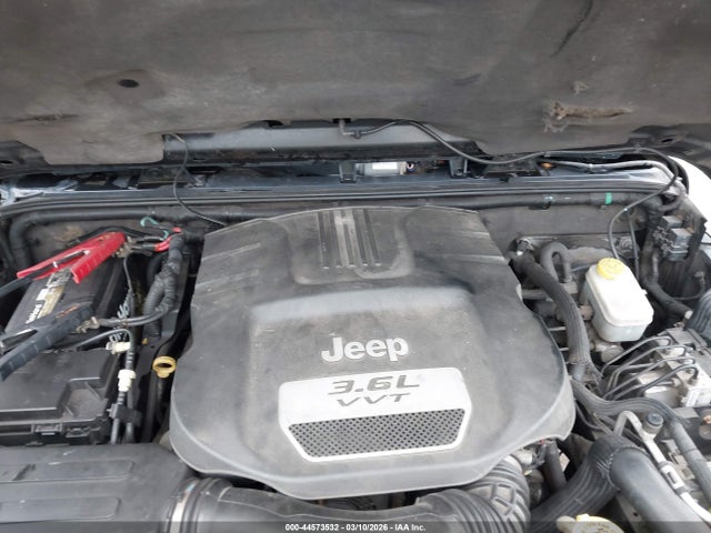 44573532 :رقم المزاد ، 1C4BJWEG9CL132305 vin ، 2012 Jeep Wrangler Unlimited Sahara مزاد بيع