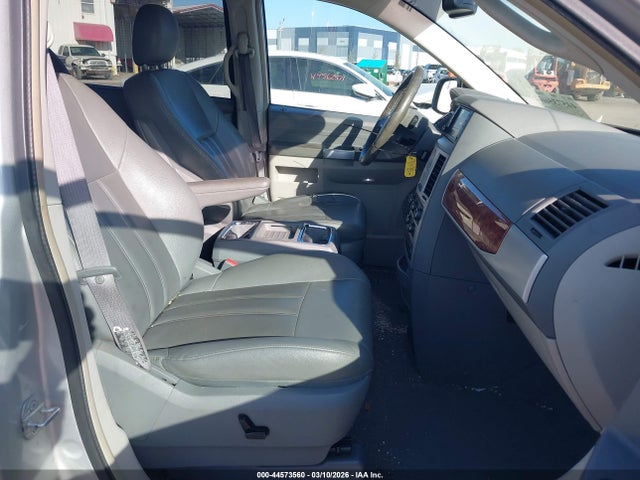 44573560 :رقم المزاد ، 2A8HR54PX8R758239 vin ، 2008 Chrysler Town & Country Touring مزاد بيع