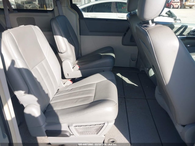 44573560 :رقم المزاد ، 2A8HR54PX8R758239 vin ، 2008 Chrysler Town & Country Touring مزاد بيع