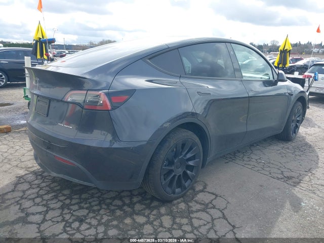 2025 TESLA MODEL Y 7SAYGDEE6SF270321 Photo 3