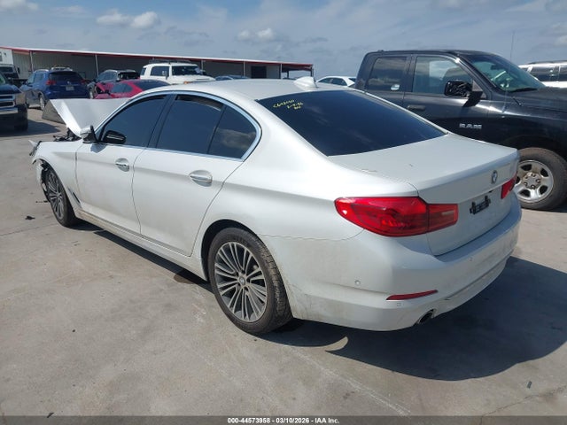 2017 BMW 530I WBAJA5C39HG894066 Photo 2