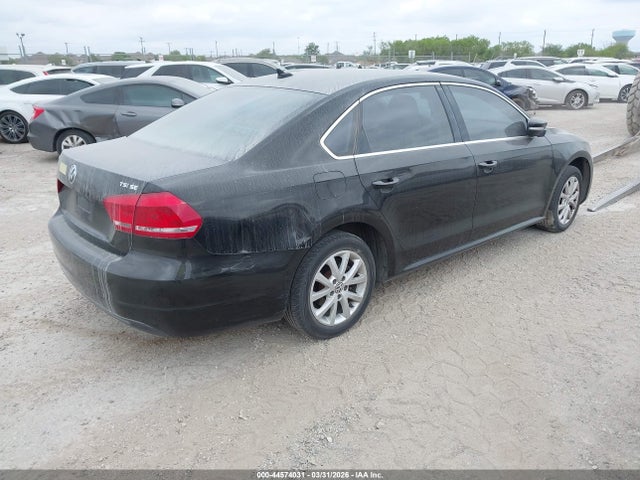 1VWBT7A33EC050492 Volkswagen Passat 1.8t Se