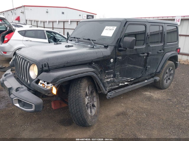 1C4HJXEG2JW105992 Jeep Wrangler Unlimited Sahara 4x4