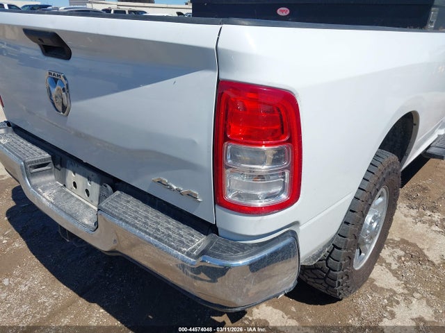 3C6UR5HLXNG321752 RAM 2500 Tradesman 4x4 8&#039; Box