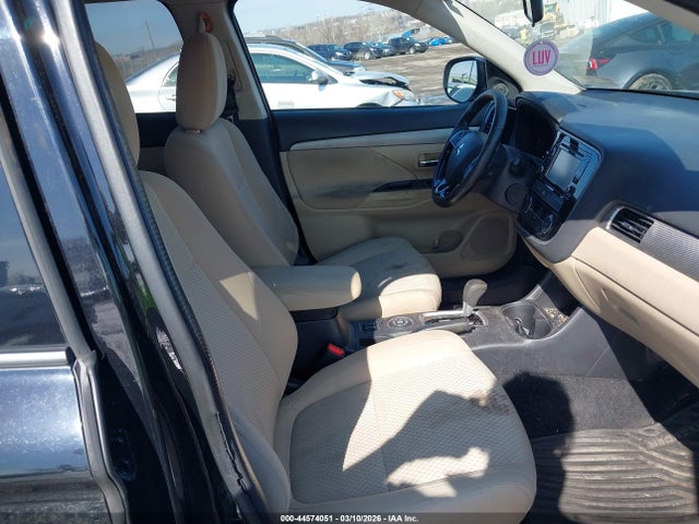 2016 MITSUBISHI OUTLANDER JA4AZ3A34GZ037444 Photo 4