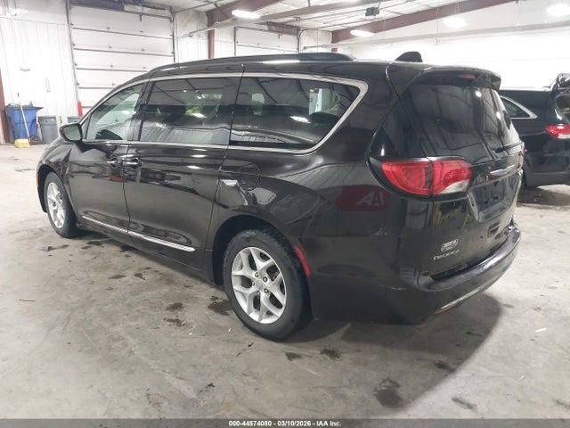 2017 CHRYSLER PACIFICA 2C4RC1BG8HR810122 Photo 2
