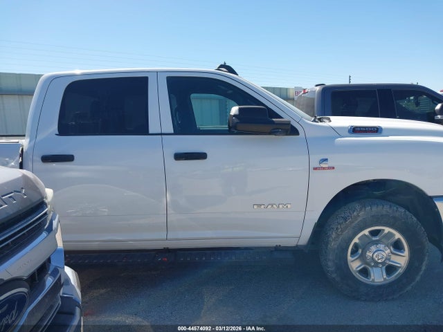 44574092 :رقم المزاد ، 3C63R3GL2NG303263 vin ، 2022 Ram 3500 Tradesman  4x4 8' Box مزاد بيع