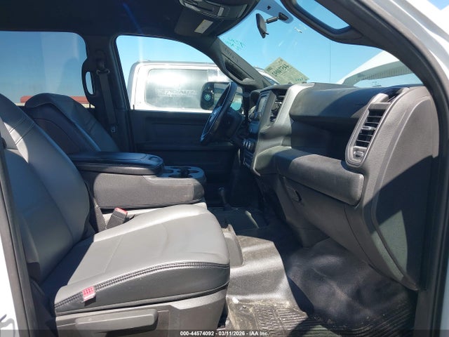 44574092 :رقم المزاد ، 3C63R3GL2NG303263 vin ، 2022 Ram 3500 Tradesman  4x4 8' Box مزاد بيع
