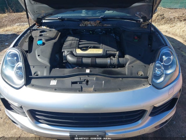 2017 PORSCHE CAYENNE WP1AA2A23HKA84228 Photo 9