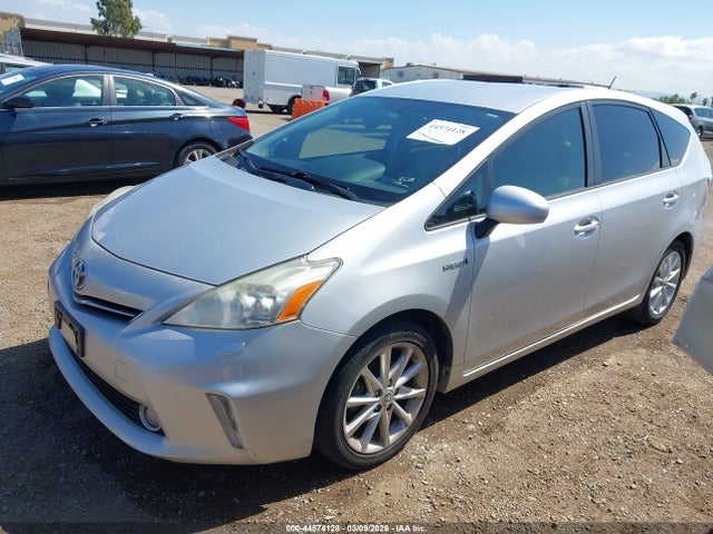 JTDZN3EU0E3323248 Toyota Prius V Five