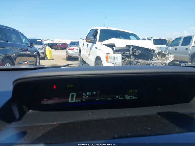 JTDZN3EU0E3323248 Toyota Prius V Five