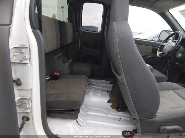 44574136 :رقم المزاد ، 1GTDS196848117129 vin ، 2004 Gmc Canyon Sle مزاد بيع