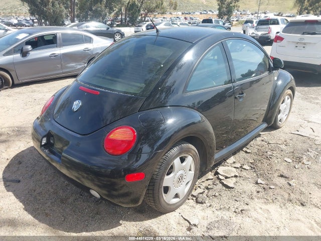 2000 Volkswagen New Beetle Gls მანქანა იყიდება აუქციონზე, vin: 3VWCC21C7YM411166, აუქციონის ნომერი: 44574229