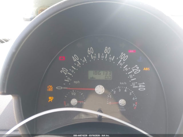 2000 Volkswagen New Beetle Gls მანქანა იყიდება აუქციონზე, vin: 3VWCC21C7YM411166, აუქციონის ნომერი: 44574229