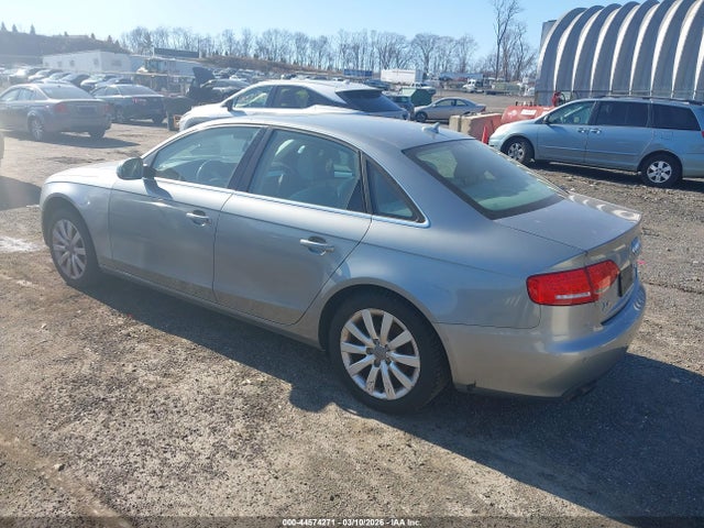 2011 AUDI A4 WAUEFBFL3BN028587 Photo 2