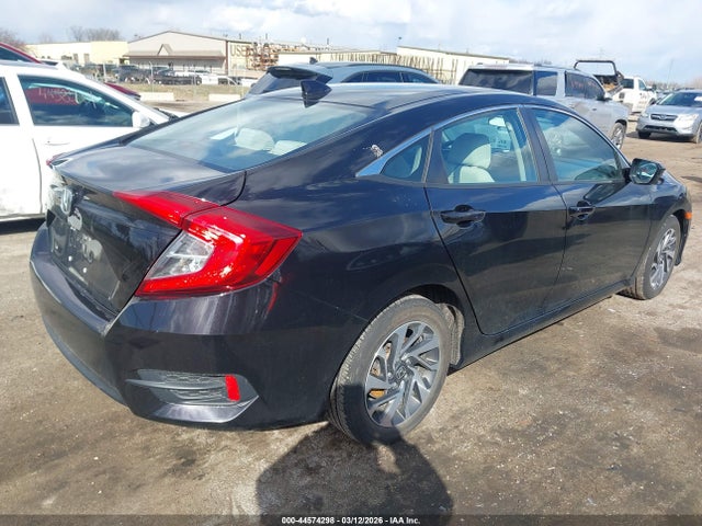 44574298 :رقم المزاد ، 19XFC2F71HE003669 vin ، 2017 Honda Civic Ex مزاد بيع
