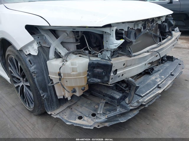 44574324 :رقم المزاد ، 4T1G11AK3LU384902 vin ، 2020 Toyota Camry Se مزاد بيع