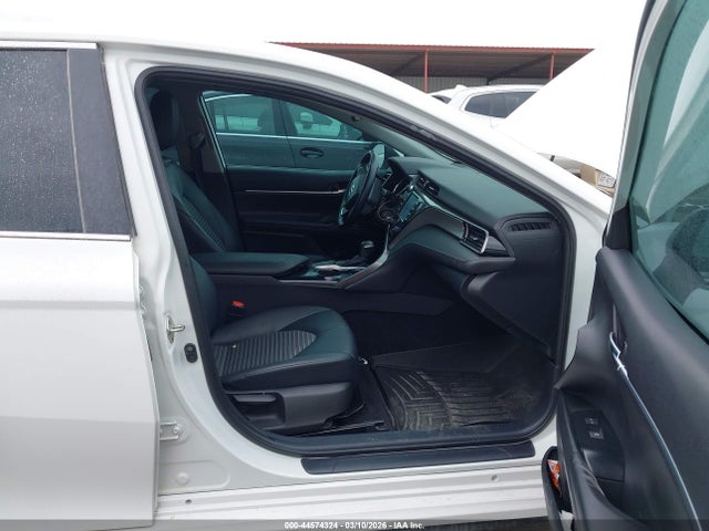 44574324 :رقم المزاد ، 4T1G11AK3LU384902 vin ، 2020 Toyota Camry Se مزاد بيع