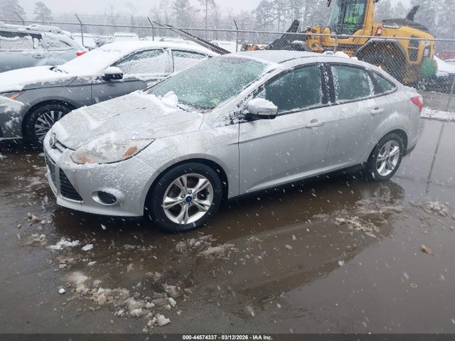 Ford FOCUS SE 2014 1FADP3F23EL313661 Image 2