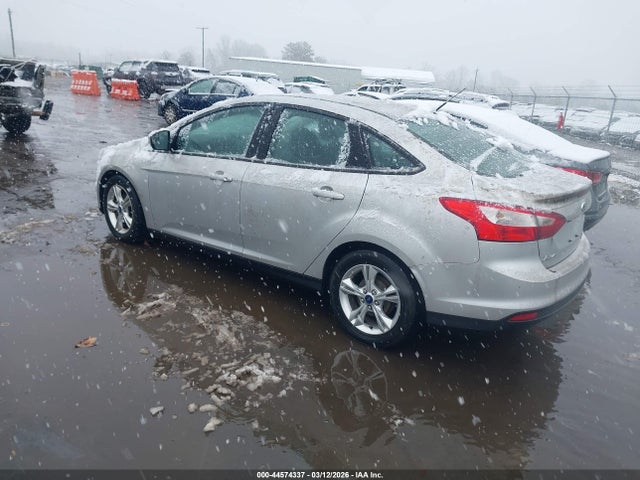 Ford FOCUS SE 2014 1FADP3F23EL313661 Image 3