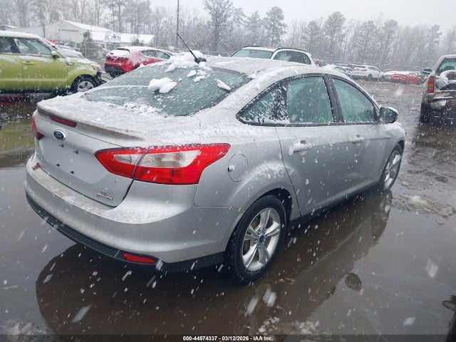 Ford FOCUS SE 2014 1FADP3F23EL313661 Image 4