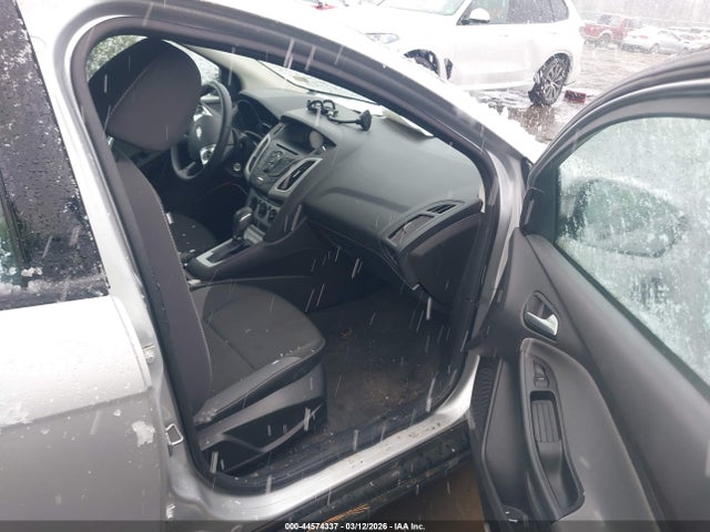 Ford FOCUS SE 2014 1FADP3F23EL313661 Image 5