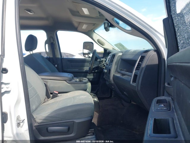 2017 RAM 2500 3C6UR5CJ1HG613218 Photo 4