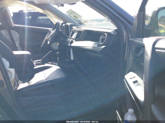 2017 TOYOTA RAV4 JTMBFREV4HJ150456 Photo 4