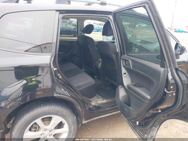 44574407 :رقم المزاد ، JF2SJAEC5JH618370 vin ، 2018 Subaru Forester 2.5i Premium مزاد بيع