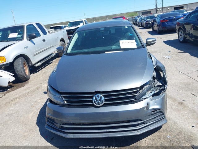 44574410 :رقم المزاد ، 3VWDB7AJXJM260736 vin ، 2018 Volkswagen Jetta 1.4t Se/1.4t Wolfsburg Edition مزاد بيع