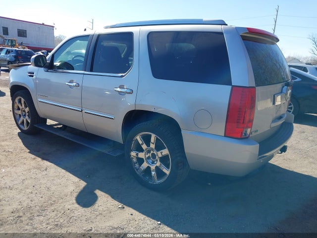 2010 CADILLAC ESCALADE 1GYUKCEF4AR160254 Photo 2