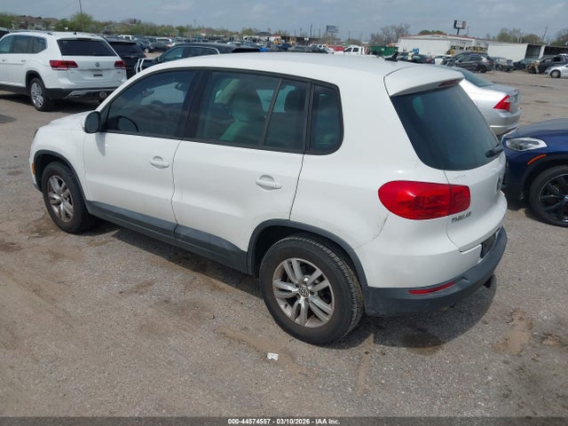 2012 VOLKSWAGEN TIGUAN WVGAV7AX2CW577751 Photo 2
