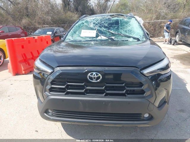 7MUEAAAG1TV175711 Toyota Corolla Cross Xle