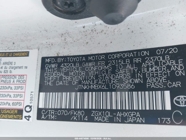 JTNKHMBX6L1093586 Toyota C-HR XLE