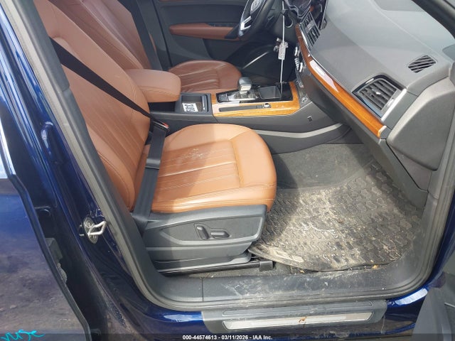 44574613 :رقم المزاد ، WA1AAAFY1M2127655 vin ، 2021 Audi Q5 Premium 45 Tfsi Quattro S Tronic مزاد بيع