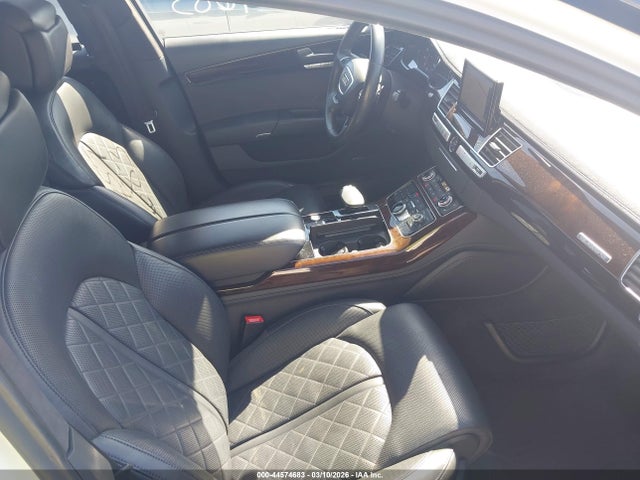 2018 AUDI A8 L WAU43AFD1JN000146 Photo 4