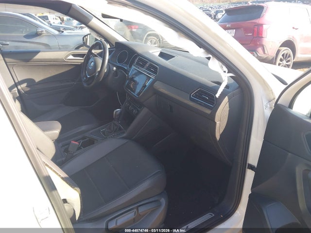 2020 Volkswagen Tiguan 2.0t Se/2.0t Se R-line Black/2.0t Sel მანქანა იყიდება აუქციონზე, vin: 3VV3B7AX3LM132989, აუქციონის ნომერი: 44574746