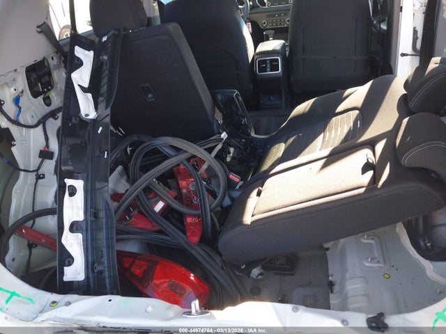 KNDPM3AC9J7333819 KIA Sportage Lx