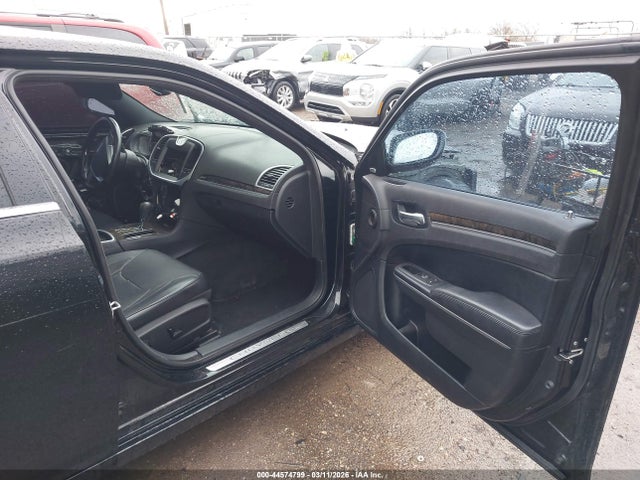 Продажа на аукционе авто 2014 Chrysler 300c Awd, vin: 2C3CCAKT5EH323243, номер лота: 44574799