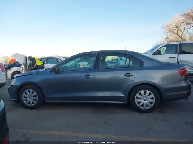 3VW267AJ4GM303472 Volkswagen Jetta 1.4t S