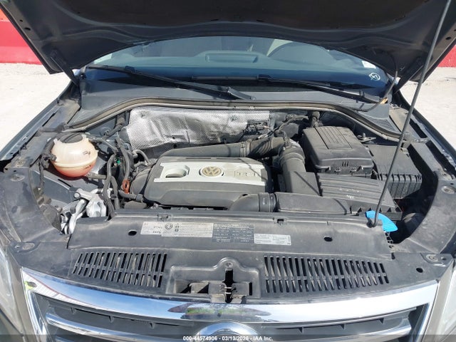 2011 Volkswagen Tiguan S მანქანა იყიდება აუქციონზე, vin: WVGAV7AX0BW556055, აუქციონის ნომერი: 44574906