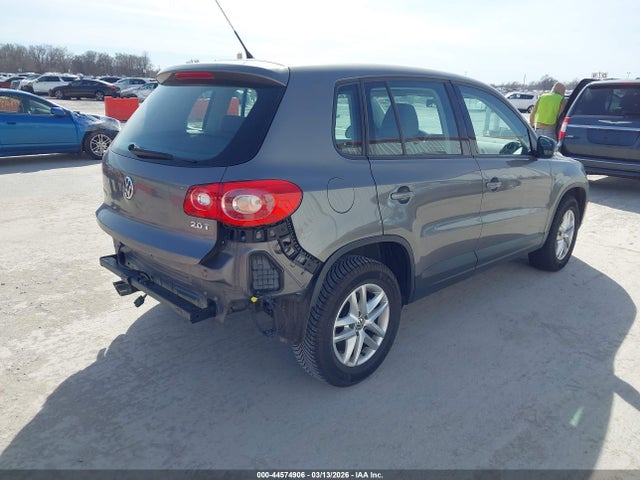 2011 Volkswagen Tiguan S მანქანა იყიდება აუქციონზე, vin: WVGAV7AX0BW556055, აუქციონის ნომერი: 44574906