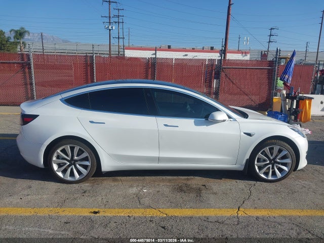 2020 Tesla Model 3 მანქანა იყიდება აუქციონზე, vin: 5YJ3E1EA9LF806348, აუქციონის ნომერი: 44575014