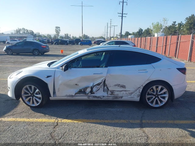 2020 Tesla Model 3 მანქანა იყიდება აუქციონზე, vin: 5YJ3E1EA9LF806348, აუქციონის ნომერი: 44575014