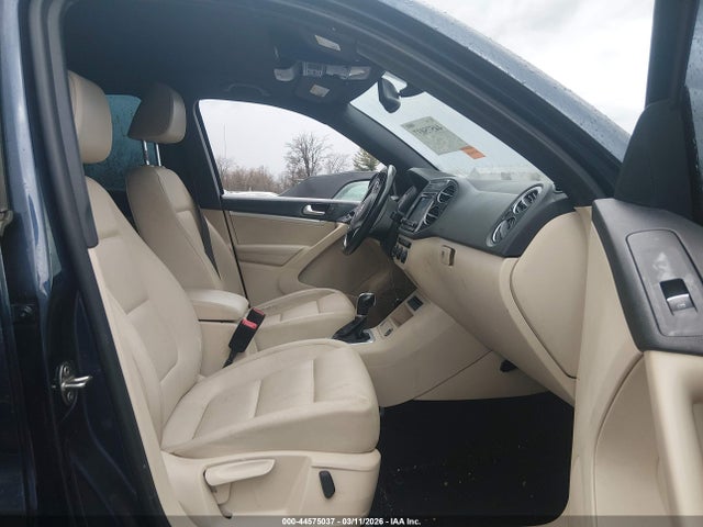 Продажа на аукционе авто 2016 Volkswagen Tiguan R-line, vin: WVGAV7AX8GW053624, номер лота: 44575037