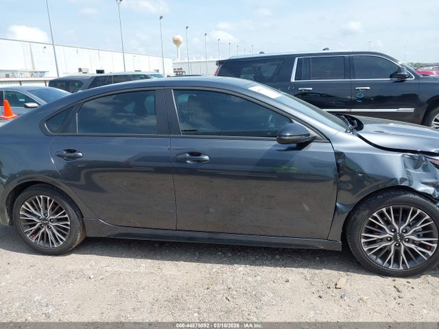 3KPF54AD9NE506607 KIA Forte Gt-line